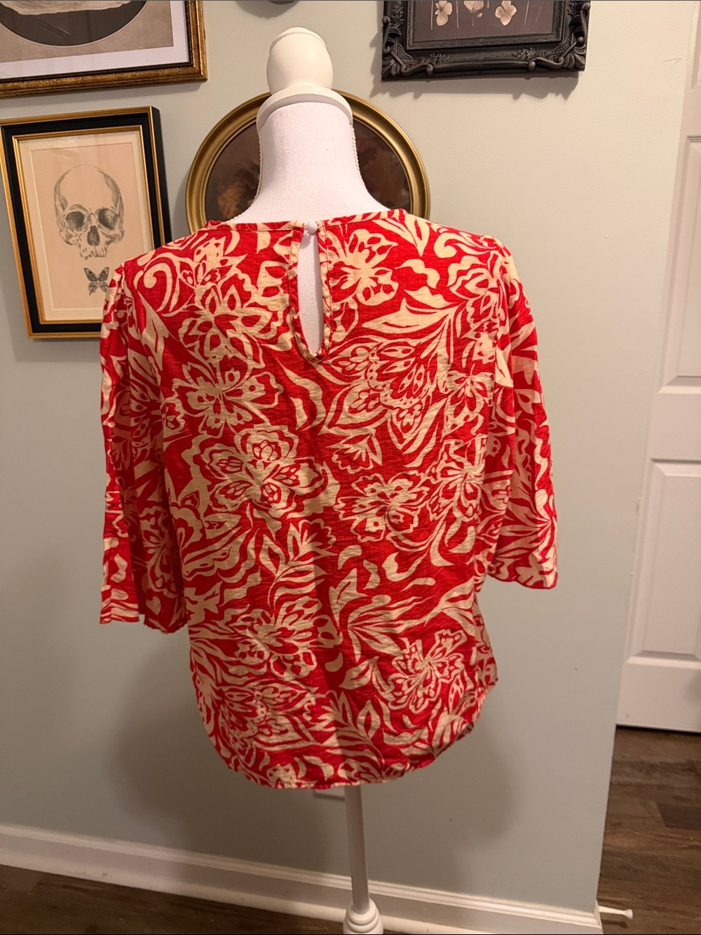 Floral Red & Cream Short Sleeve Knit Top - Picture 3 of 4